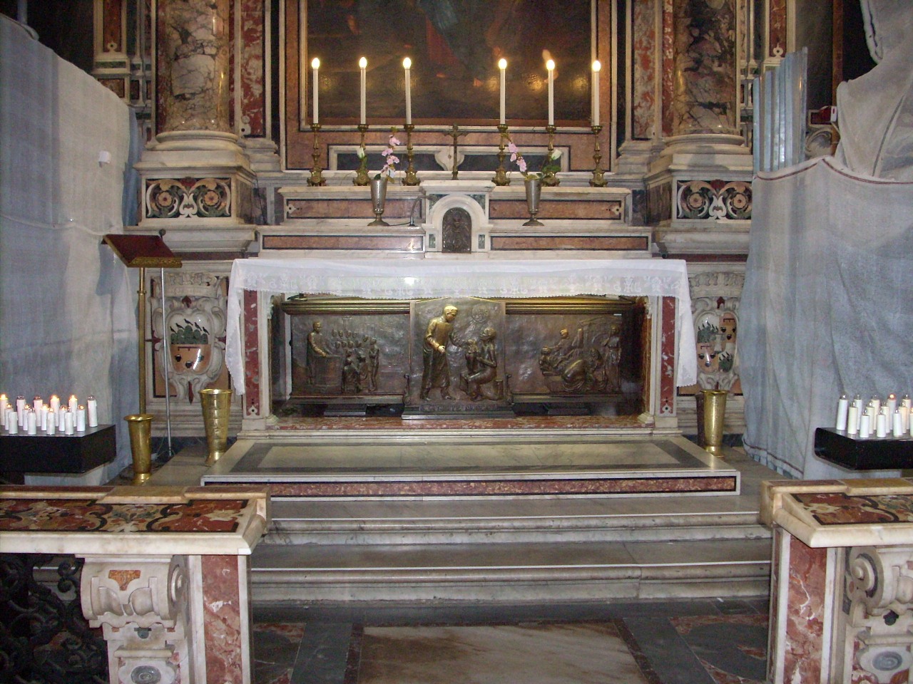 Giuseppe Moscati's tomb, Gesù Nuovo, Naples - 02.JPG